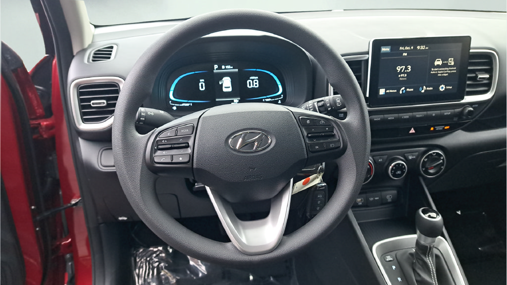 Used 2026 Hyundai Venue SE FWD image 30
