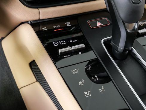 New 2026 Porsche Macan S image 18