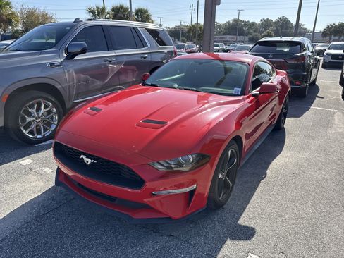 Used 2020 Ford Mustang Coupe image 4