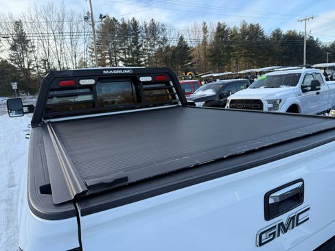 Used 2015 GMC Sierra 2500 Denali image 12