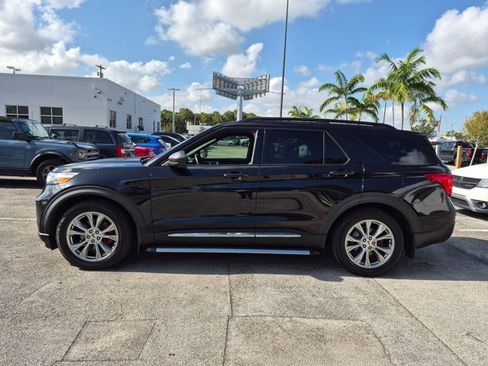 Used 2020 Ford Explorer XLT w/ Equipment Group 202A RWD image 8