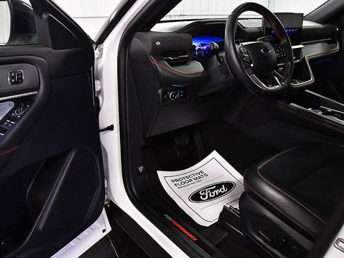 Used 2025 Ford Explorer ST image 14