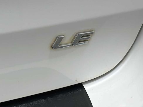 Used 2015 Toyota Sienna LE FWD image 28