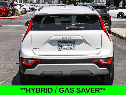Used 2023 Kia Niro EX FWD image 5