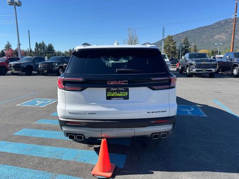 Used 2025 GMC Acadia Elevation image 6