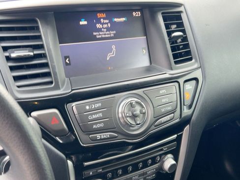 Used 2020 Nissan Pathfinder S image 23