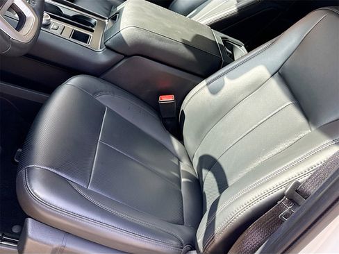 Used 2024 Ford Expedition XLT image 19