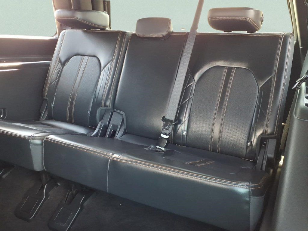 Used 2023 Ford Expedition Platinum RWD image 17
