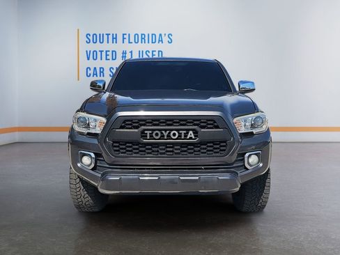 Used 2017 Toyota Tacoma Limited image 9