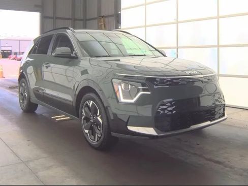 Used 2023 Kia Niro Wind FWD image 2