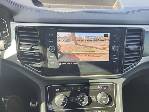 Used 2022 Volkswagen Atlas SEL Premium image 18