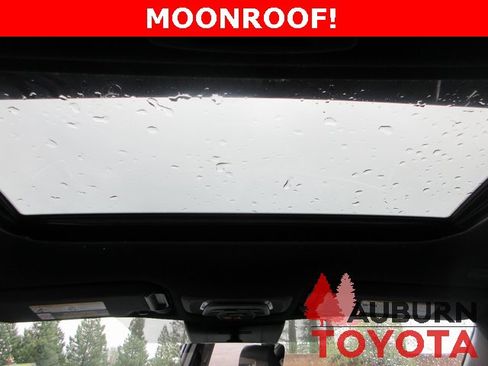 Certified 2024 Toyota Corolla Cross XSE image 10