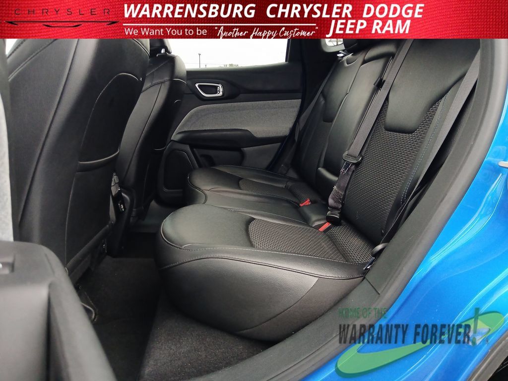 Used 2024 Jeep Compass Latitude AWD/4WD image 14