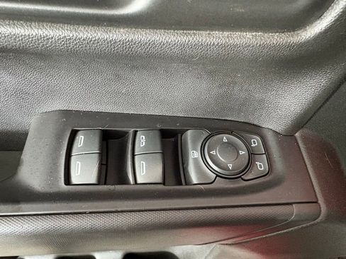 Used 2020 Chevrolet Silverado 1500 Custom w/ Custom Value Package AWD/4WD image 18