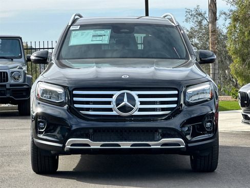 New 2025 Mercedes-Benz GLB 250 4MATIC image 8