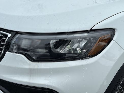 New 2025 Jeep Compass Limited image 4