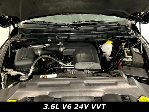 Used 2024 RAM 1500 Classic SLT AWD/4WD image 28
