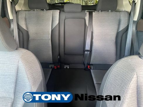 Used 2022 Nissan Rogue SV FWD image 18