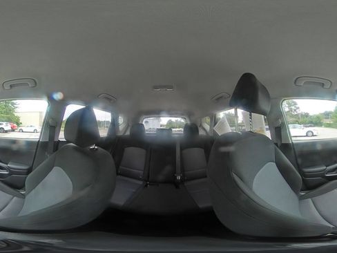 Used 2025 Kia Soul LX w/ LX Technology Package FWD image 40