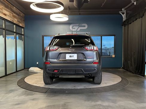 Used 2022 Jeep Cherokee Trailhawk AWD/4WD image 4