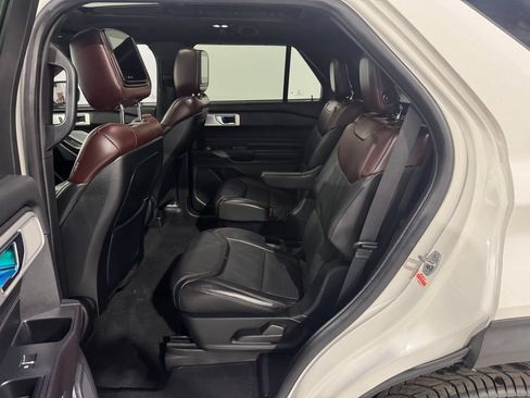Used 2020 Ford Explorer Platinum w/ Premium Technology Package AWD/4WD image 20