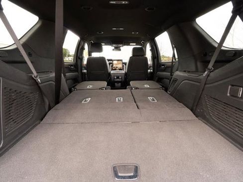 Used 2025 GMC Yukon Denali image 32