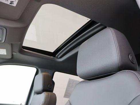 Used 2024 Chevrolet Silverado 1500 LT Trail Boss w/ Convenience Package II image 24