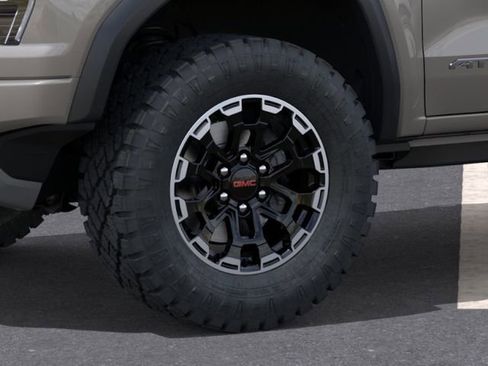 New 2026 GMC Canyon AT4 w/ AT4 Premium Package AWD/4WD image 9