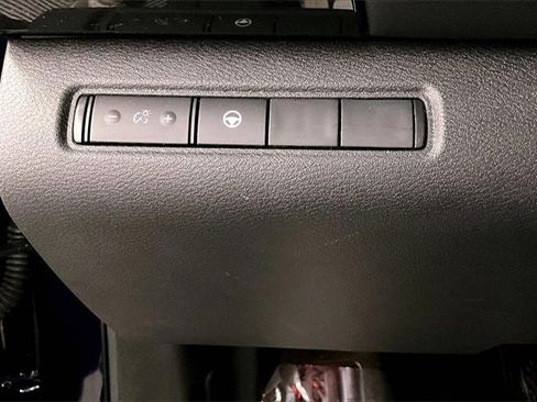 Used 2024 Nissan Pathfinder SV image 35