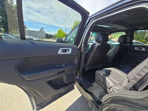 Used 2014 Ford Explorer Sport w/ Equipment Group 401A AWD/4WD image 15