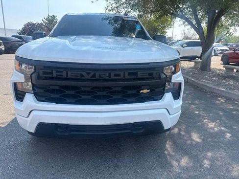Used 2022 Chevrolet Silverado 1500 Custom RWD image 2