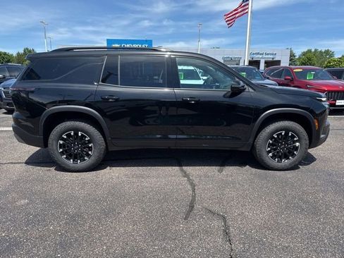 Used 2026 Chevrolet Traverse Z71 w/ LPO, Floor Liner Package AWD/4WD image 11
