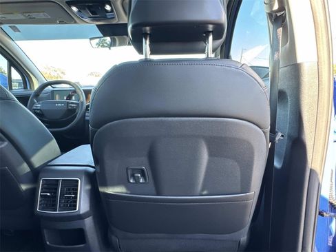 Certified 2026 Kia Sportage EX w/ EX Panorama Roof Package image 22