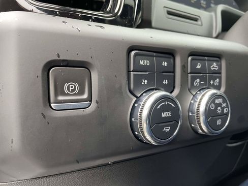 Used 2023 GMC Sierra 1500 AT4 w/ AT4 Premium Package AWD/4WD image 18