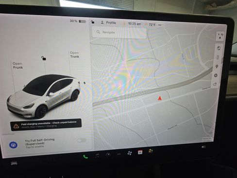 Used 2022 Tesla Model Y Long Range image 17