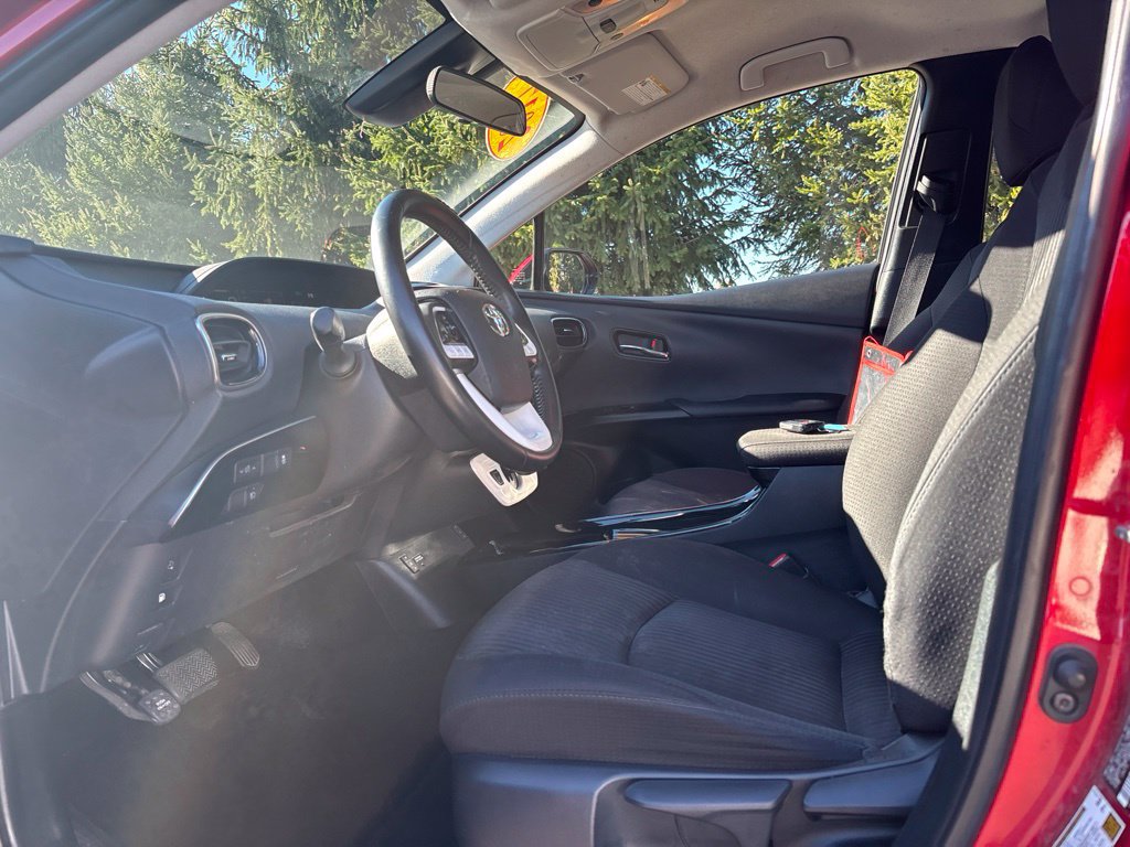 Used 2017 Toyota Prius Prime Plus FWD image 10