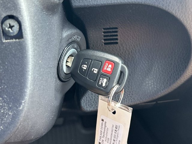 Used 2017 Toyota Corolla LE w/ Carpet Mat Package (TMS) FWD image 24