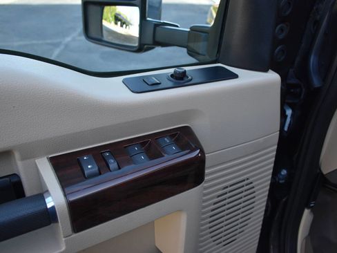 Used 2008 Ford F350 Lariat image 16