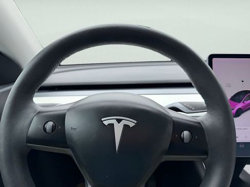 Used 2021 Tesla Model Y Long Range AWD/4WD image 17