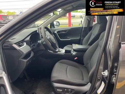 Used 2024 Toyota RAV4 XLE image 12