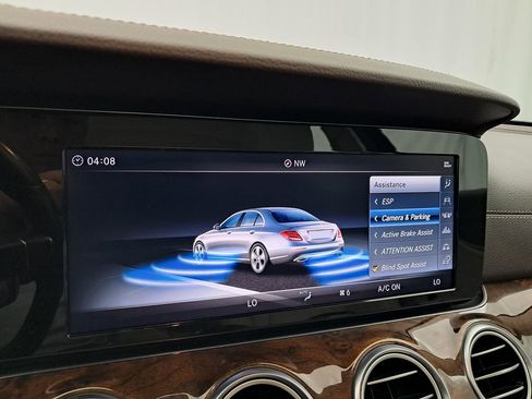 Used 2018 Mercedes-Benz E 300 4MATIC image 19