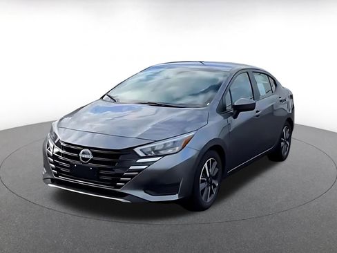 Used 2025 Nissan Versa SV image 7