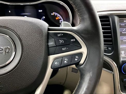 Used 2017 Jeep Grand Cherokee Overland w/ Jeep Active Safety Group image 25