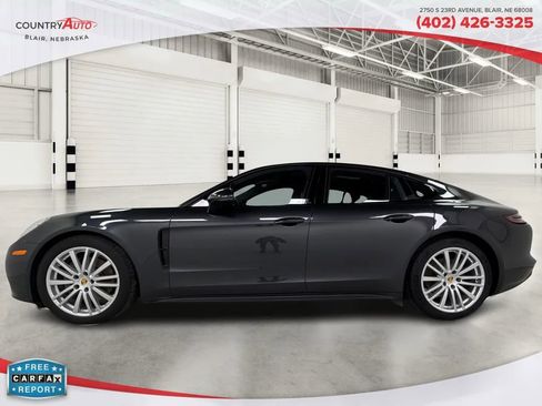 Used 2018 Porsche Panamera 4S image 2