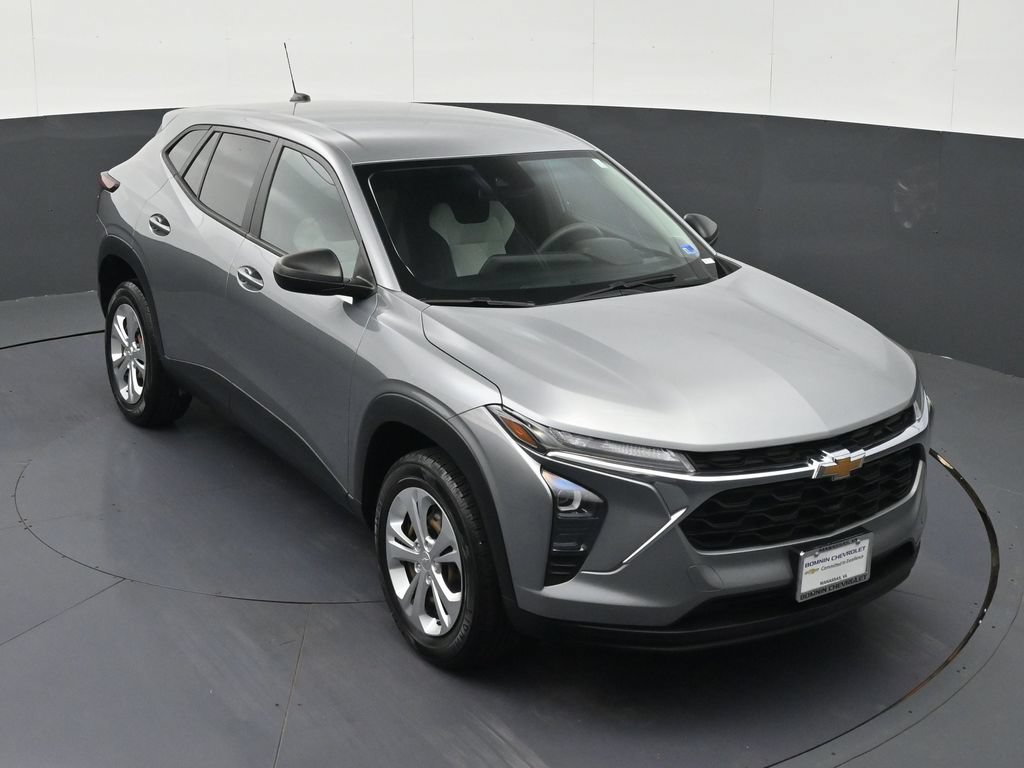 Certified 2024 Chevrolet Trax LS FWD image 28