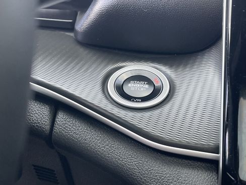 New 2025 Jeep Grand Cherokee Altitude image 34