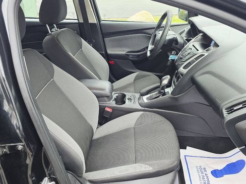 Used 2014 Ford Focus SE w/ SE Winter Package FWD image 14