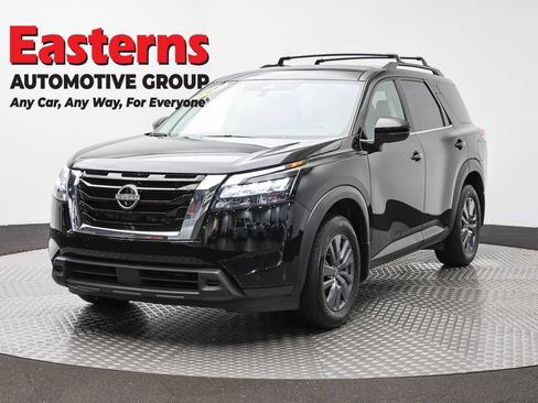 Used 2024 Nissan Pathfinder SV w/ Lighting Package (N92) AWD/4WD image 1