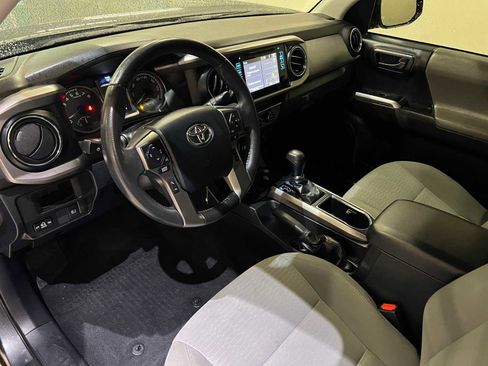 Used 2019 Toyota Tacoma SR5 image 2