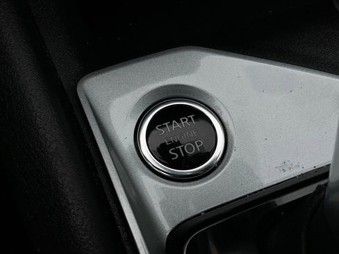 Used 2025 Nissan Altima 2.5 SV image 24